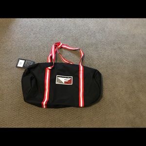 NWT NIKE HERITAGE DUFFEL FLIGHT BLACK WITH RED